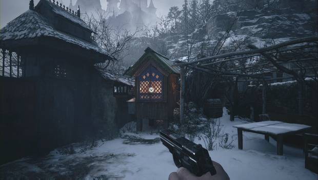 Resident Evil 8 - Plaza: altar con el segundo relieve