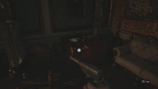 Resident Evil 8 - Cajón con el anillo de plata
