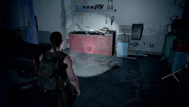 The Last of Us Parte II - El bosque: mesa de trabajo en el garaje