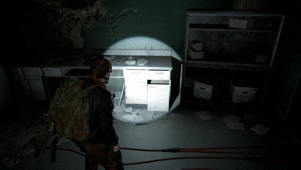 The Last of Us Parte II - Zona cero: nota de la doctora en el pasillo de cirugía