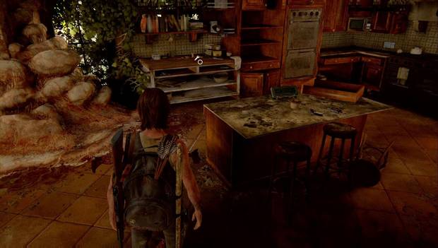 The Last of Us Parte II - Tierra adentro: mesa de trabajo y aviso de prófugo en la cocina de la mansión