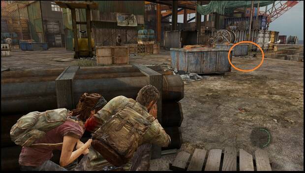 The Last of Us - Artefactos: barandilla en el puerto, en la zona donde ves a Robert, junto a la que se encuentra el Artefacto Lista de cargamento