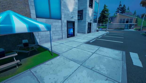 Fortnite Battle Royale - Recoge un florero en Albercas Adormecidas: quinto florero en Albercas Adormecidas