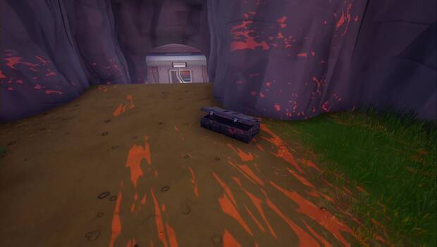 Fortnite Battle Royale - Baúl a la entrada de Complejo Corriente