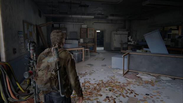 The last of Us Parte 1 - Mesas de trabajo: habitación al entrar en la universidad donde se encuentra la mesa de trabajo #09