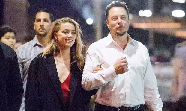 Elon Musk y Amber Heard