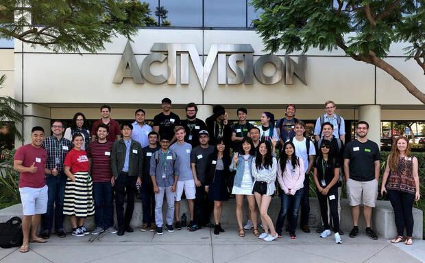 Trabajadores de Activision en su sede central.