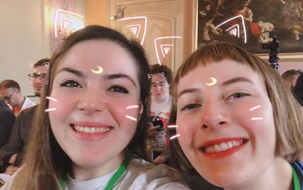 Marina D�ez con Oda Tilset en Game Happens, Genova, en 2019.