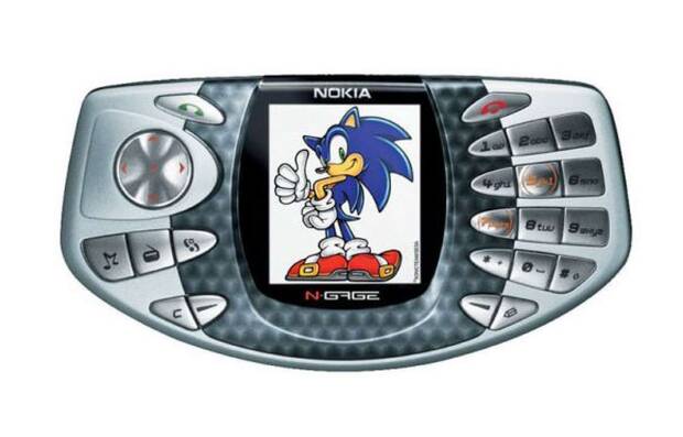 Imagen de una N-Gage con Sonic en la pantalla