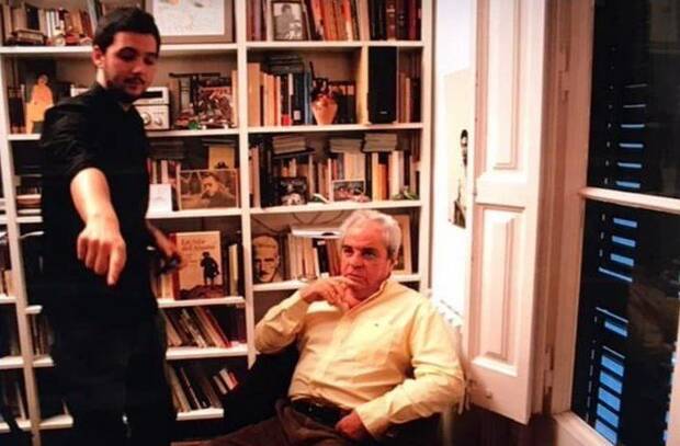Robles dirigió, con poco más de 20 años, el documental 'Un jardín de verdad con ranas de cartón', sobre Juan Marsé.
