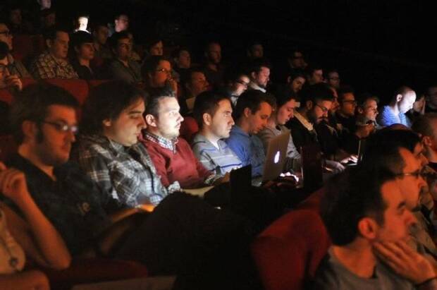 Con Jorge Cano (Vandal) y Jesús Bella (3DJuegos) viendo 'Darksiders 2' en Roma en 2012.