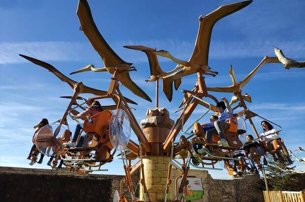 Atraccin de los pterodctilos en Dinpolis