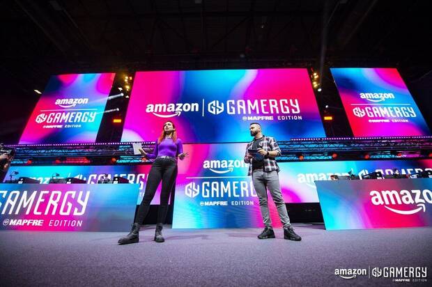 Presentando en Gamergy con Seniki.