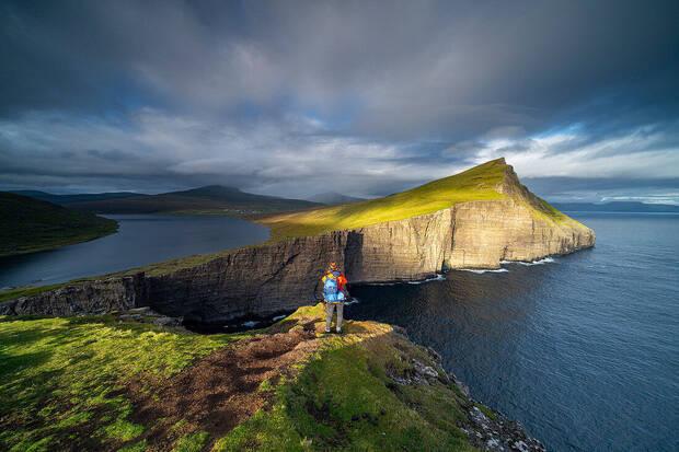 Acantilados del lago S�rv�gsvatn