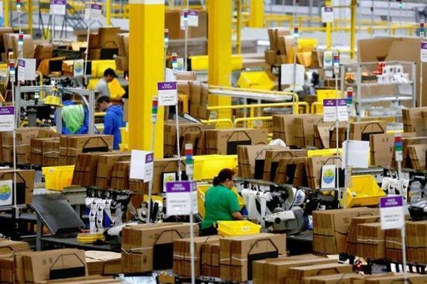 Los trabajadores de Amazon Espaa en huelga coincidiendo con el Black Friday Imagen 2