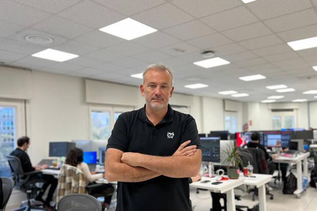 Xavier Carrillo en la oficina de Digital Legends.