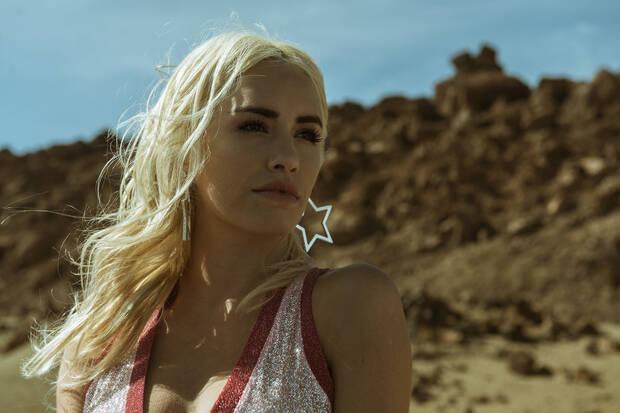 Lali Esposito Sky Rojo