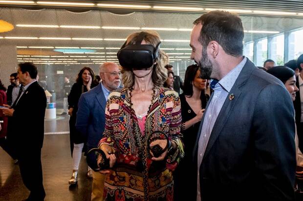 Santiago Bustamante, el hombre que hackea tu cerebro desde la radio Imagen 7