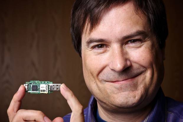 Braben es uno de los impulsores del microordenador Raspberry Pi.