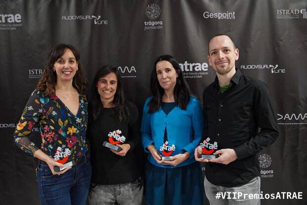 Con parte del equipo de 'Dragon Quest XI', una localizacin que les hizo ganar el premio ATRAE a la mejor localizacin de videojuegos en 2019.