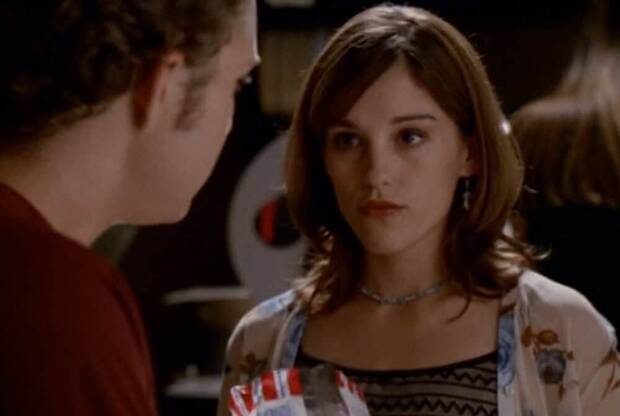 Qu fue de los Power Rangers originales?: Amy Jo Johnson intepretando a su personaje en Felicity