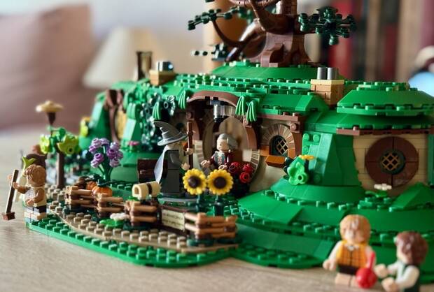 Bilbo y Gandalf en el Set de La Comarca de LEGO El Señor de los Anillos