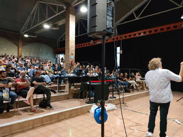 Sánchez-Crespo habló ante un auditorio totalmente lleno.