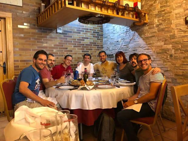 Ramos con varios compañeros de Mediatonic.