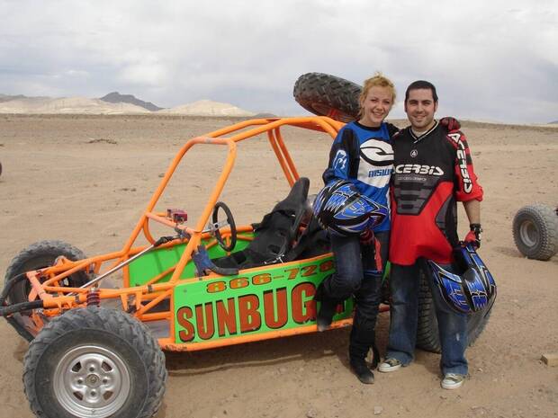 Calleja con L�zaro Fern�ndez en el desierto de Nevada (EE.UU.) momentos antes del accidente