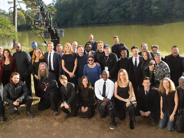 Marvel - Reparto de actores reunidos en el funeral de Vengadores: Endgame