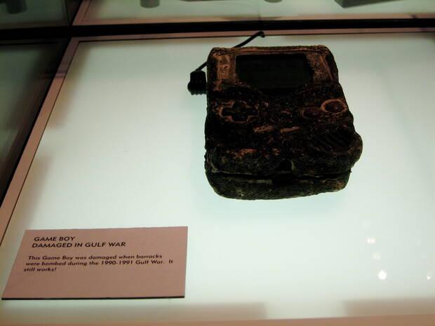 La Game Boy daada en la Guerra del Golfo que an funciona y Nintendo exhibe Imagen 2