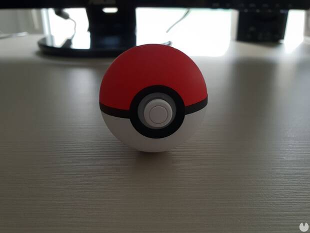 Controles de la Pokéball Plus en Pokémon Let's Go
