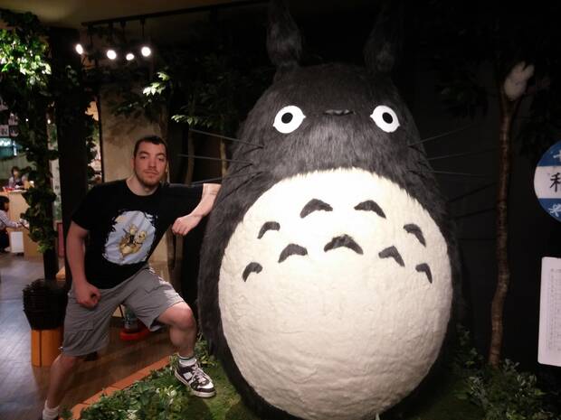 Caith en 2016, durante un viaje a Japón.