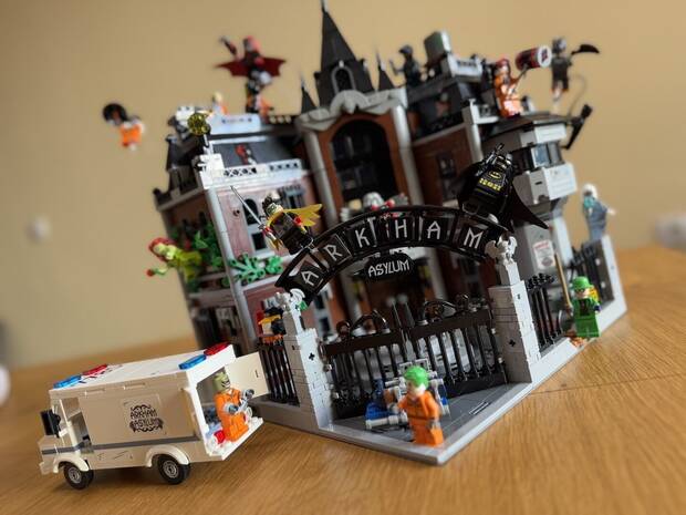 LEGO Batman y su Arkham Asylum