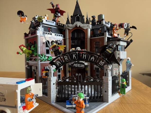 Akrham Asylum de LEGO