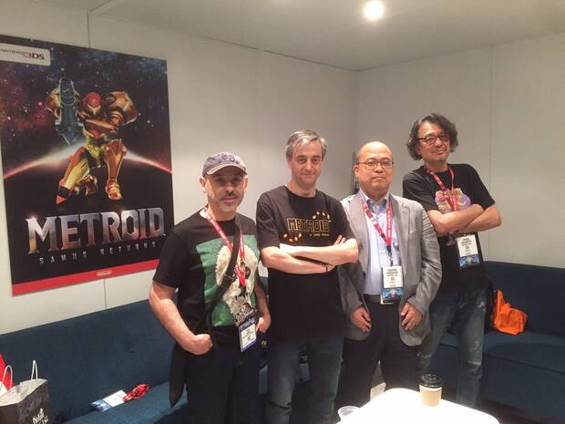 De izquierda a derecha: Enric Alvarez, los codirectores de 'Metroid: Samus Returns' Jose Luís Márquez y Takehiko Hosokawa y Yoshio Sakamoto en el E3 2017 presentando el juego.