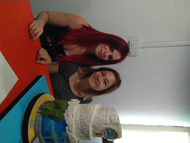 Mirella Díez y la programadora Conchi Núñez, en la fiesta de lanzamiento de RiME.