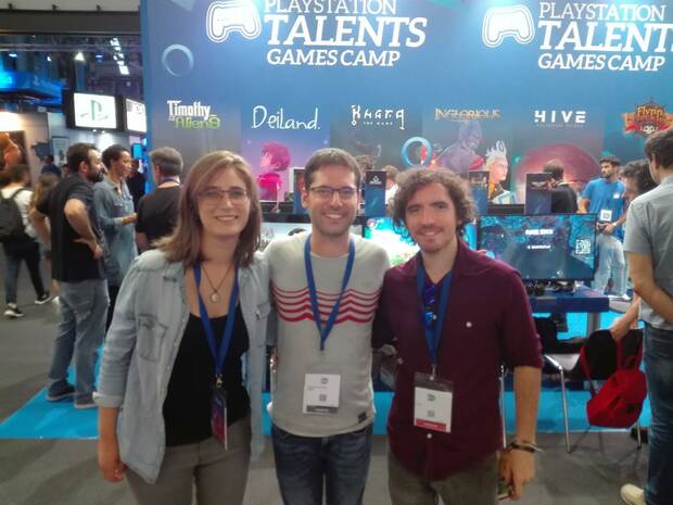 Miriam Barea (directora de Arte de Chibig), Abraham Cózar y Paco Mitos (compositor de 'Deiland'), en la Barcelona Games World.