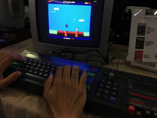 Jugando a 'Ninjajar The Lost Levels' en Amstrad.