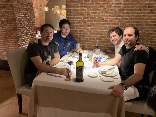 De izquierda a derecha: El compositor Cris Velasco, Raúl Rubio, Miguel Paniagua y Remy Chinchilla.