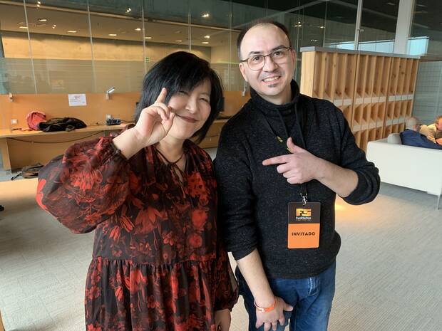 Alberto González con la compositora Yoko Shimomura en el Fun & Serious Games Festival en 2019.
