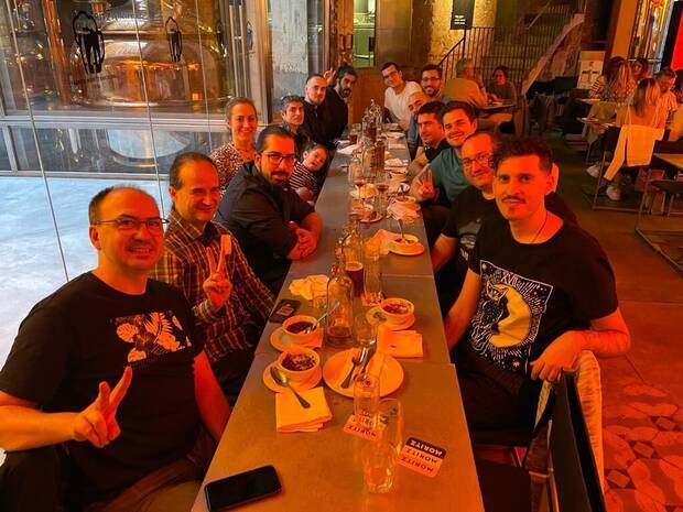 Abylight en una comida con Locomalito y Gryzor87.