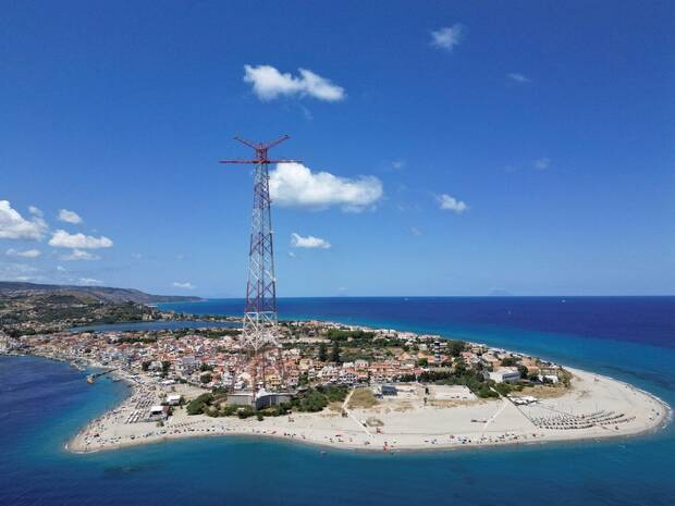 Italia y el megapuente en Sicilia