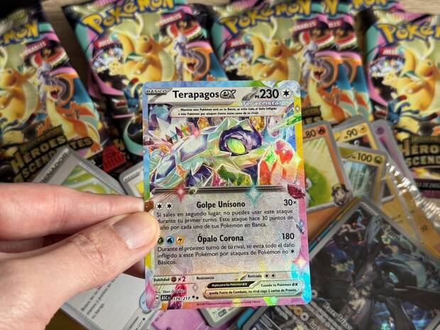 Pok�mon y H�roes ascendentes