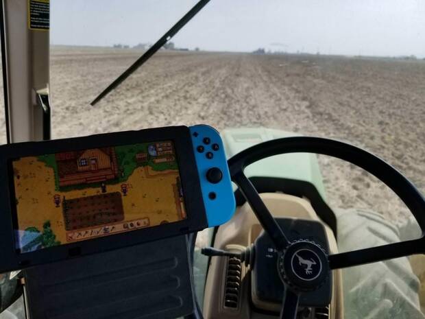 Un granjero juega a Stardew Valley para escapar de su rutina diaria Imagen 2