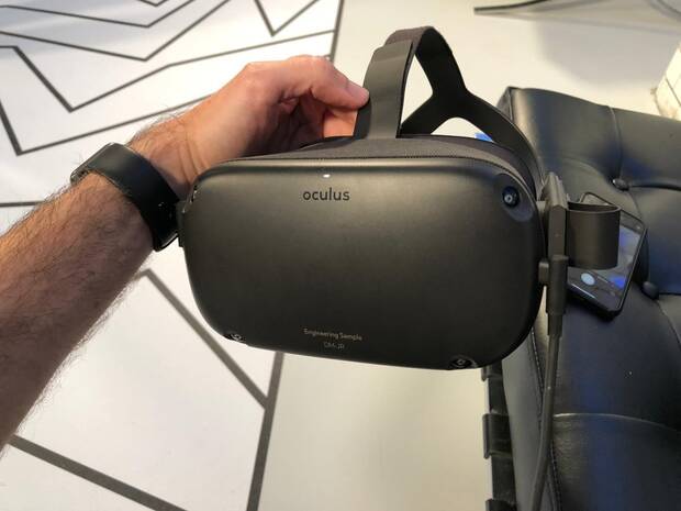 A pesar de toda la tecnolog�a que guarda, es muy compacto y ligero.