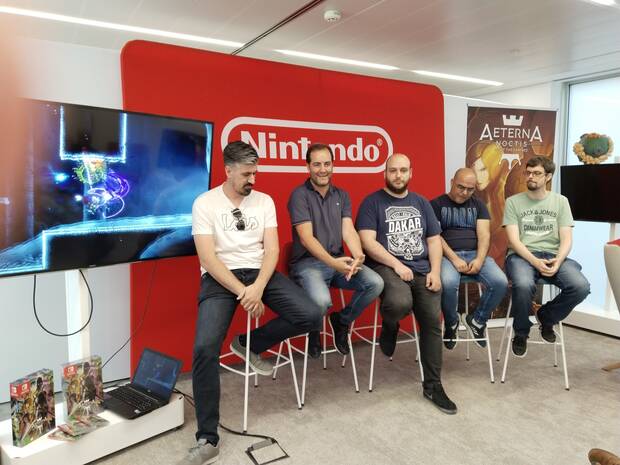De izquierda a derecha, parte del equipo de Aeternum Game Studios: Hugo Gmez Ramos y Fernando Snchez Olivera (cofundadores del estudio), el programador Alejandro Luna y los diseadores Juan Manuel 'Cuco' Garca y Miguel ngel 'Mikoud' Ramos.