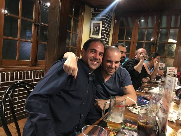 Reunión de viejos amigos en 2018, entre ellos Carlos Abril (primero por la izquierda), César Botana y Emilio Serrano.