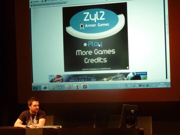 David Ferriz hablando de juegos Flash en AZ Playh.