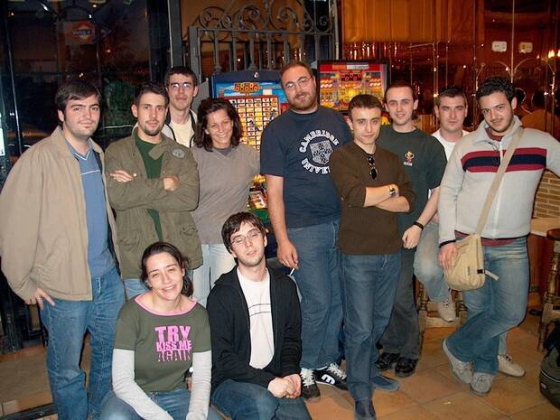 Barrón con varios compañeros de Electronic Arts en 2003.